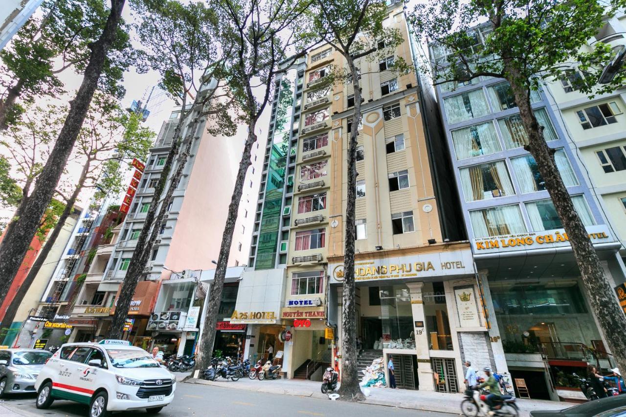 Oyo 422 Nguyen Thanh Hotel Cidade de Ho Chi Minh Exterior foto